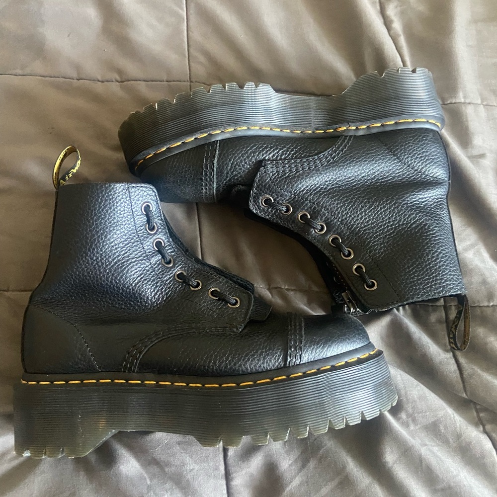 Sinclair doc martens
